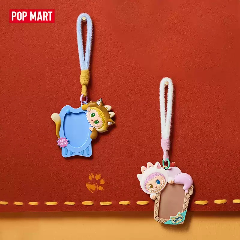 POP MART LABUBU THE MONSTERS C - огляд і ціна Action Figure Stand